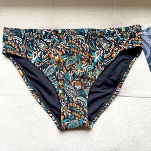 NWT Aqua Couture bikini bottoms size medium